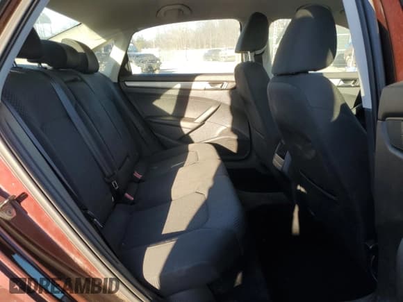 ✅ 2013 Volkswagen Passat S • VIN: 1VWAH7A39DC014897 • Lot: 62006875. Wystawiony na Copart z przebiegiem 164 537 mil. Bezpłatny archiwum sprzedaży aukcyjnych z USA i szczegółowy raport historii pojazdu na DreamBid. Zdjęcie 11.