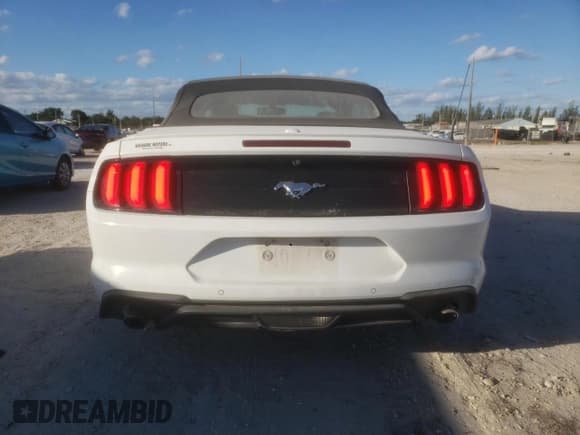 ✅ 2018 Ford Mustang EcoBoost Premium • VIN: 1FATP8UH5J5132916 • Lot: 90892995. Listed on Copart with 66,718 mi. Free auction sales archive from the USA and detailed vehicle history report at DreamBid. Image 6.