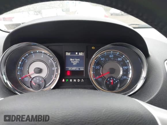 ✅ 2014 Chrysler Town & Country Touring L • VIN: 2C4RC1CG2ER234134 • Lot: 43387697. Listed on IAAI with 141,497 mi. Free auction sales archive from the USA and detailed vehicle history report at DreamBid. Image 7.