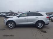 ✅ 2019 Kia Sorento LX • VIN: 5XYPGDA34KG595250 • Лот: 43700319. Опубликован ранее на IAAI с пробегом 116 027 миль. Бесплатный доступ к архиву аукционных продаж из США и подробный отчёт об истории автомобиля на DreamBid. Изображение 14.