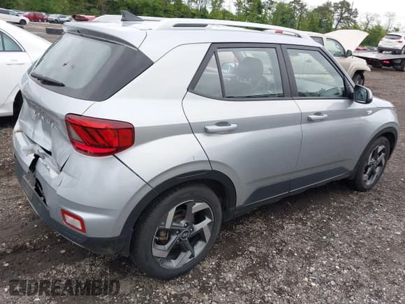 ✅ 2022 Hyundai Venue SEL • VIN: KMHRC8A3XNU188561 • Lot: 42337212. Listed on IAAI with 65,849 mi. Free auction sales archive from the USA and detailed vehicle history report at DreamBid. Image 4.