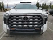 ✅ 2024 Toyota Tundra Platinum Hybrid • VIN: 5TFNC5DB6RX048239 • Lot: 53839275. Wystawiony na Copart z przebiegiem 17 177 mil. Bezpłatny archiwum sprzedaży aukcyjnych z USA i szczegółowy raport historii pojazdu na DreamBid. Zdjęcie 5.