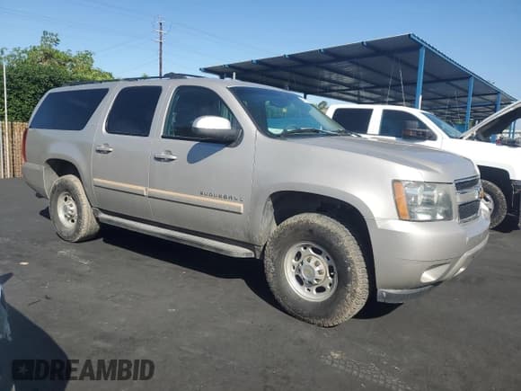 ✅ 2007 Chevrolet Suburban Commercial • VIN: 3GNGK26K97G241310 • Lot: 54781155. Wystawiony na Copart z przebiegiem 166 355 mil. Bezpłatny archiwum sprzedaży aukcyjnych z USA i szczegółowy raport historii pojazdu na DreamBid. Zdjęcie 4.