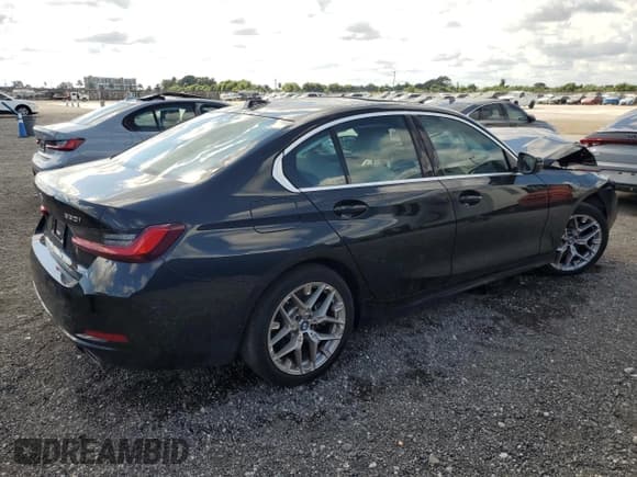 ✅ 2025 BMW 3 Series 330i • VIN: 3MW69CW02S8F32980 • Lot: 93104995. Listed on Copart with 15,005 mi. Free auction sales archive from the USA and detailed vehicle history report at DreamBid. Image 3.