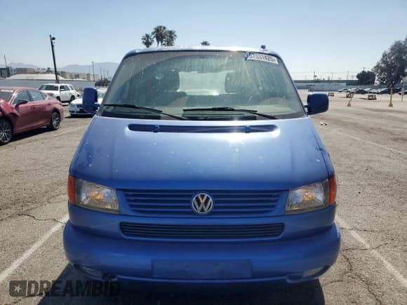 ✅ 2003 Volkswagen EuroVan GLS • VIN: WV2KB470X3H028721 • Lot: 57531425. Listed on Copart with 233,629 mi. Free auction sales archive from the USA and detailed vehicle history report at DreamBid. Image 5.