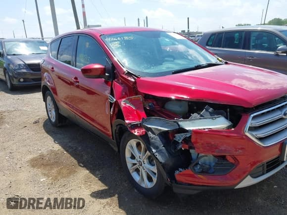✅ 2017 Ford Escape SE • VIN: 1FMCU9GD2HUD27367 • Lot: 42266185. Wystawiony na IAAI z przebiegiem 108 575 mil. Bezpłatny archiwum sprzedaży aukcyjnych z USA i szczegółowy raport historii pojazdu na DreamBid. Zdjęcie 6.