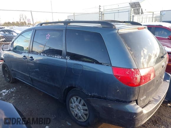 ✅ 2009 Toyota Sienna CE • VIN: 5TDZK23C69S270122 • Lot: 43625978. Listed on IAAI with 307,100 mi. Free auction sales archive from the USA and detailed vehicle history report at DreamBid. Image 15.