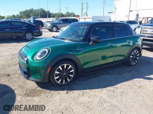 ✅ 2024 MINI Hardtop 4 Door Cooper S • VIN: WMW53DK01R2V69200 • Lot: 40854234. Wystawiony na IAAI z przebiegiem 6 716 mil. Bezpłatny archiwum sprzedaży aukcyjnych z USA i szczegółowy raport historii pojazdu na DreamBid. Zdjęcie 18.