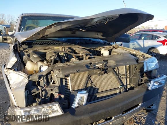 ✅ 2006 Chevrolet Silverado 2500HD Work Truck • VIN: 1GCHC24D36E189516 • Lot: 43599165. Wystawiony na IAAI z przebiegiem 211 732 mil. Bezpłatny archiwum sprzedaży aukcyjnych z USA i szczegółowy raport historii pojazdu na DreamBid. Zdjęcie 6.