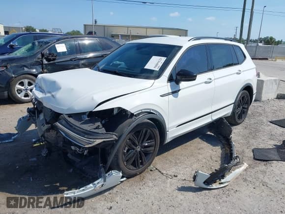 ✅ 2022 Volkswagen Tiguan SE R-Line Black • VIN: 3VVCB7AX5NM009696 • Lot: 42364884. Wystawiony na IAAI z przebiegiem 45 380 mil. Bezpłatny archiwum sprzedaży aukcyjnych z USA i szczegółowy raport historii pojazdu na DreamBid. Zdjęcie 2.