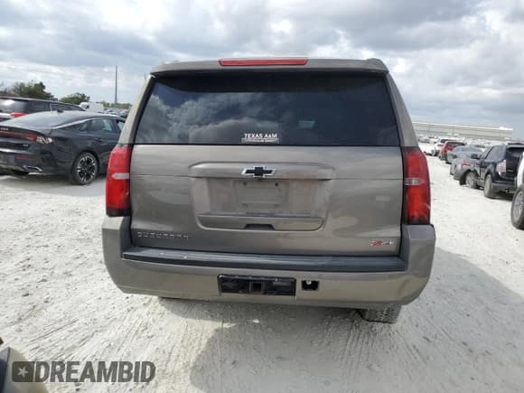 ✅ 2017 Chevrolet Suburban LT • VIN: 1GNSKHKCXHR335578 • Lot: 77782024. Wystawiony na Copart z przebiegiem Nie podano. Bezpłatny archiwum sprzedaży aukcyjnych z USA i szczegółowy raport historii pojazdu na DreamBid. Zdjęcie 6.