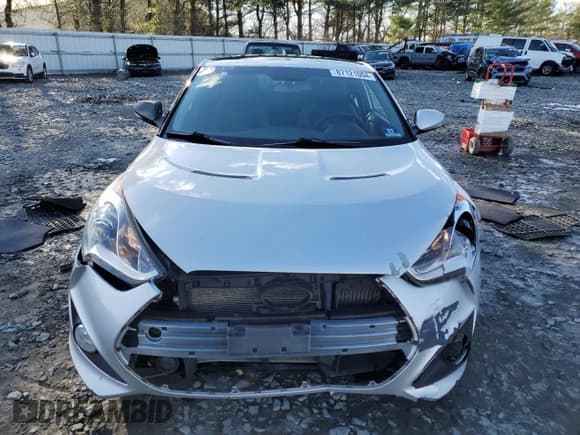 ✅ 2015 Hyundai Veloster Turbo • VIN: KMHTC6AEXFU239974 • Lot: 87121004. Wystawiony na Copart z przebiegiem 117 304 mil. Bezpłatny archiwum sprzedaży aukcyjnych z USA i szczegółowy raport historii pojazdu na DreamBid. Zdjęcie 5.