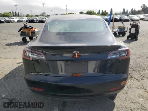 ✅ 2020 Tesla Model 3 Standard Range Plus • VIN: 5YJ3E1EA9LF606716 • Lot: 52807955. Wystawiony na Copart z przebiegiem 40 393 mil. Bezpłatny archiwum sprzedaży aukcyjnych z USA i szczegółowy raport historii pojazdu na DreamBid. Zdjęcie 6.