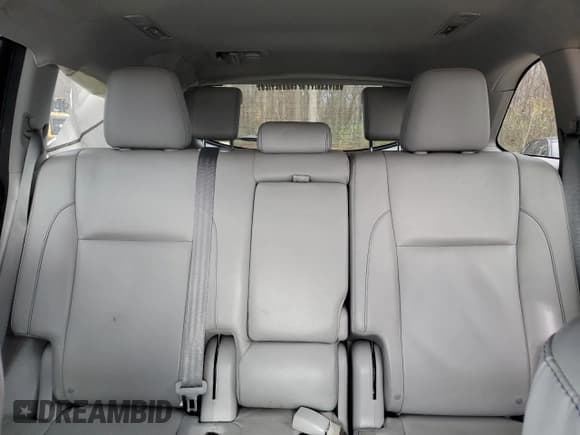 ✅ 2016 Toyota Highlander XLE • VIN: 5TDJKRFH3GS300963 • Lot: 92726075. Wystawiony na Copart z przebiegiem 147 586 mil. Bezpłatny archiwum sprzedaży aukcyjnych z USA i szczegółowy raport historii pojazdu na DreamBid. Zdjęcie 10.