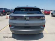 ✅ 2023 Volkswagen ID.4 Pro S • VIN: 1V2GNPE80PC006590 • Lot: 42178241. Wystawiony na IAAI z przebiegiem 17 177 mil. Bezpłatny archiwum sprzedaży aukcyjnych z USA i szczegółowy raport historii pojazdu na DreamBid. Zdjęcie 17.