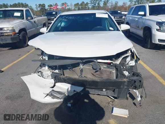 ✅ 2015 Toyota Camry SE • VIN: 4T1BF1FK3FU081837 • Lot: 43639715. Listed on IAAI with 126,513 mi. Free auction sales archive from the USA and detailed vehicle history report at DreamBid. Image 6.