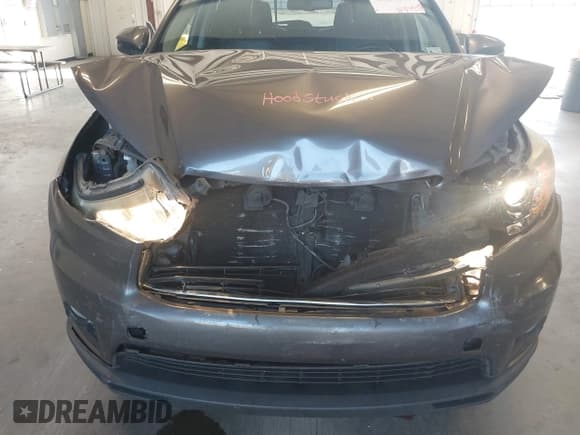 ✅ 2015 Toyota Highlander XLE • VIN: 5TDKKRFH6FS104888 • Lot: 43488377. Wystawiony na IAAI z przebiegiem 237 978 mil. Bezpłatny archiwum sprzedaży aukcyjnych z USA i szczegółowy raport historii pojazdu na DreamBid. Zdjęcie 6.