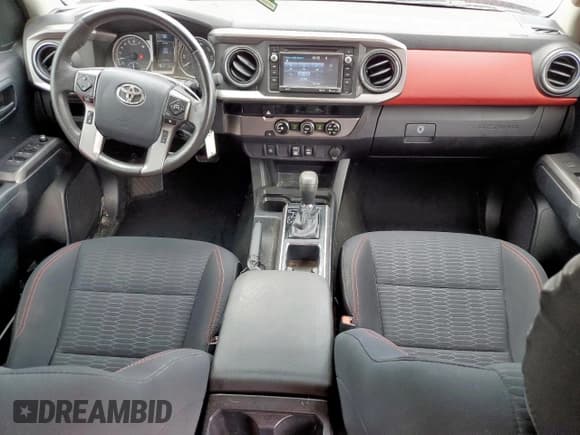 ✅ 2018 Toyota Tacoma SR5 • VIN: 3TMAZ5CN9JM066771 • Lot: 82457025. Wystawiony na Copart z przebiegiem 30 613 mil. Bezpłatny archiwum sprzedaży aukcyjnych z USA i szczegółowy raport historii pojazdu na DreamBid. Zdjęcie 8.