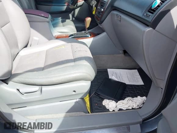 ✅ 2004 Acura MDX • VIN: 2HNYD18244H560828 • Lot: 42357615. Listed on IAAI with 200,812 mi. Free auction sales archive from the USA and detailed vehicle history report at DreamBid. Image 5.