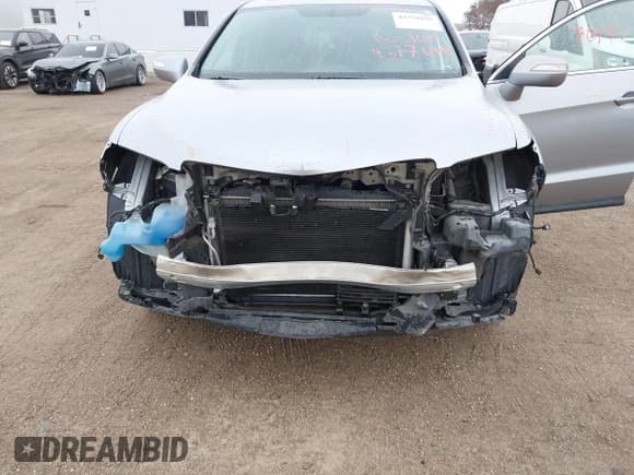 ✅ 2017 Acura RDX • VIN: 5J8TB4H39HL030199 • Lot: 43770195. Wystawiony na IAAI z przebiegiem 41 817 mil. Bezpłatny archiwum sprzedaży aukcyjnych z USA i szczegółowy raport historii pojazdu na DreamBid. Zdjęcie 6.