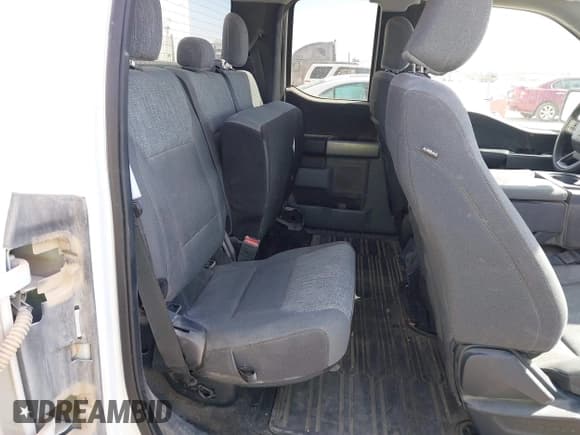 ✅ 2021 Ford F-150 XL • VIN: 1FTFX1E58MKD58845 • Lot: 41593312. Wystawiony na IAAI z przebiegiem 72 077 mil. Bezpłatny archiwum sprzedaży aukcyjnych z USA i szczegółowy raport historii pojazdu na DreamBid. Zdjęcie 8.
