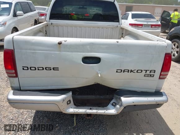 ✅ 2003 Dodge Dakota SLT • VIN: 1D7HL48X63S144573 • Lot: 42798150. Wystawiony na IAAI z przebiegiem 224 361 mil. Bezpłatny archiwum sprzedaży aukcyjnych z USA i szczegółowy raport historii pojazdu na DreamBid. Zdjęcie 6.