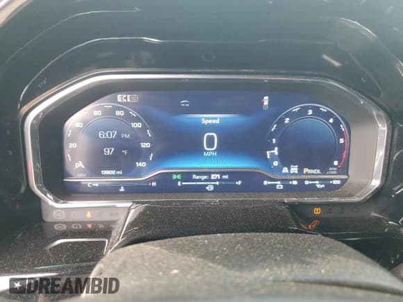 ✅ 2024 Chevrolet Silverado 2500HD LTZ • VIN: 2GC4YPEY8R1188561 • Lot: 61419725. Wystawiony na Copart z przebiegiem 13 902 mil. Bezpłatny archiwum sprzedaży aukcyjnych z USA i szczegółowy raport historii pojazdu na DreamBid. Zdjęcie 9.