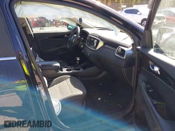 ✅ 2019 Kia Sorento L • VIN: 5XYPG4A32KG583033 • Lot: 43448604. Wystawiony na IAAI z przebiegiem 109 175 mil. Bezpłatny archiwum sprzedaży aukcyjnych z USA i szczegółowy raport historii pojazdu na DreamBid. Zdjęcie 5.