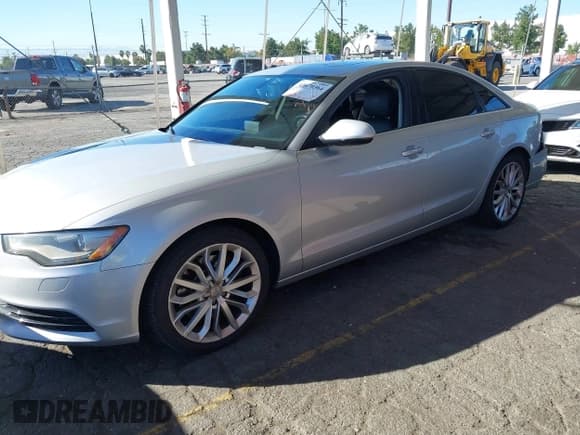 ✅ 2014 Audi A6 Premium Plus • VIN: WAUGFAFC5EN036309 • Lot: 43470364. Wystawiony na IAAI z przebiegiem 188 865 mil. Bezpłatny archiwum sprzedaży aukcyjnych z USA i szczegółowy raport historii pojazdu na DreamBid. Zdjęcie 2.