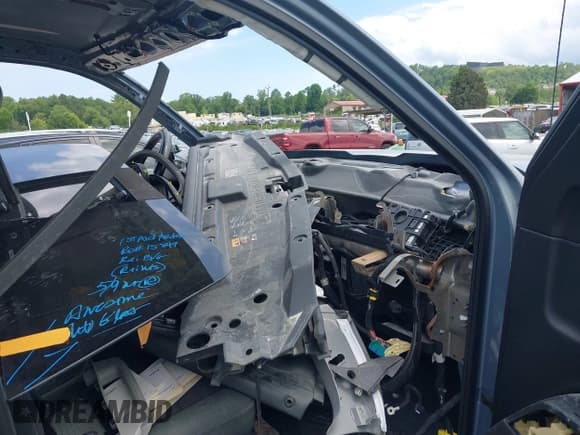 ✅ 2015 Chevrolet Silverado 2500HD LT • VIN: 1GC1CVE85FF587440 • Lot: 42545643. Listed on IAAI with Not provided. Free auction sales archive from the USA and detailed vehicle history report at DreamBid. Image 5.