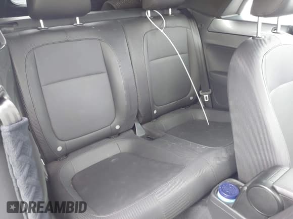 ✅ 2013 Volkswagen Beetle 2.5L • VIN: 3VW5X7ATXDM813283 • Lot: 42489711. Wystawiony na IAAI z przebiegiem 69 821 mil. Bezpłatny archiwum sprzedaży aukcyjnych z USA i szczegółowy raport historii pojazdu na DreamBid. Zdjęcie 8.