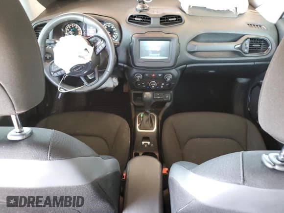 ✅ 2020 Jeep Renegade Altitude • VIN: ZACNJABB5LPL44541 • Лот: 61440215. Опубликован ранее на Copart с пробегом 88 979 миль. Бесплатный доступ к архиву аукционных продаж из США и подробный отчёт об истории автомобиля на DreamBid. Изображение 8.