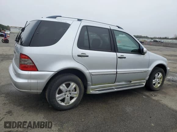 ✅ 2005 Mercedes-Benz M 500 • VIN: 4JGAB75E55A526309 • Lot: 51478095. Listed on Copart with 185,992 mi. Free auction sales archive from the USA and detailed vehicle history report at DreamBid. Image 3.
