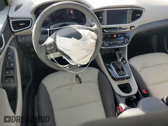 ✅ 2019 Hyundai Ioniq Blue • VIN: KMHC65LC6KU119063 • Lot: 78653434. Wystawiony na Copart z przebiegiem 89 568 mil. Bezpłatny archiwum sprzedaży aukcyjnych z USA i szczegółowy raport historii pojazdu na DreamBid. Zdjęcie 8.