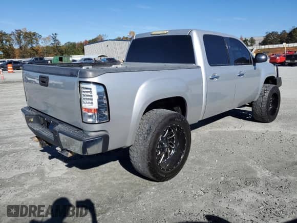 2011 GMC Sierra 1500 SLE with VIN 3GTP1VE07BG329486, listed as a Copart auction lot 91276945 with 212,832 mi miles and Clean title. Bid and sale history available at DreamBid. Image 3.