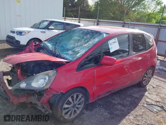 ✅ 2013 Honda Fit Sport • VIN: JHMGE8H51DC080183 • Лот: 42178982. Опубликован ранее на IAAI с пробегом 174 133 миль. Бесплатный доступ к архиву аукционных продаж из США и подробный отчёт об истории автомобиля на DreamBid. Изображение 14.