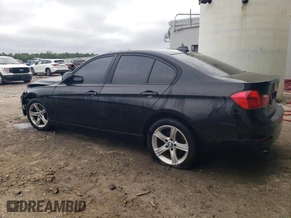 ✅ 2014 BMW 3 Series 320i • VIN: WBA3B1G53ENT00704 • Lot: 67124065. Wystawiony na Copart z przebiegiem 153 488 mil. Bezpłatny archiwum sprzedaży aukcyjnych z USA i szczegółowy raport historii pojazdu na DreamBid. Zdjęcie 2.