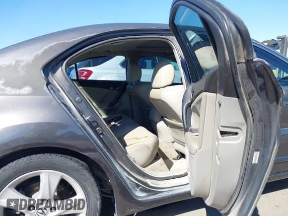 ✅ 2010 Acura TSX • VIN: JH4CU2F64AC037785 • Lot: 43375174. Listed on IAAI with 214,393 mi. Free auction sales archive from the USA and detailed vehicle history report at DreamBid. Image 8.