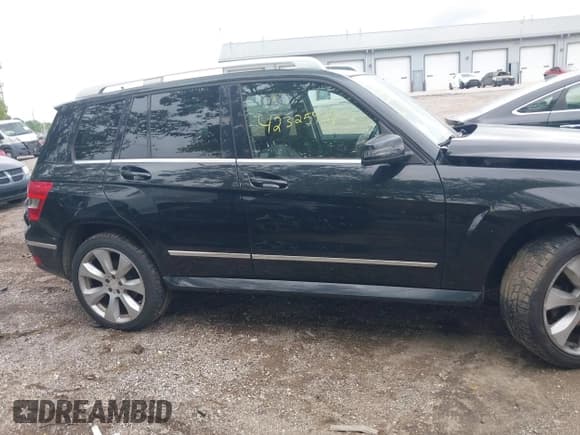 ✅ 2010 Mercedes-Benz GLK 350 • VIN: WDCGG8HB4AF424479 • Lot: 42325937. Listed on IAAI with 120,555 mi. Free auction sales archive from the USA and detailed vehicle history report at DreamBid. Image 13.