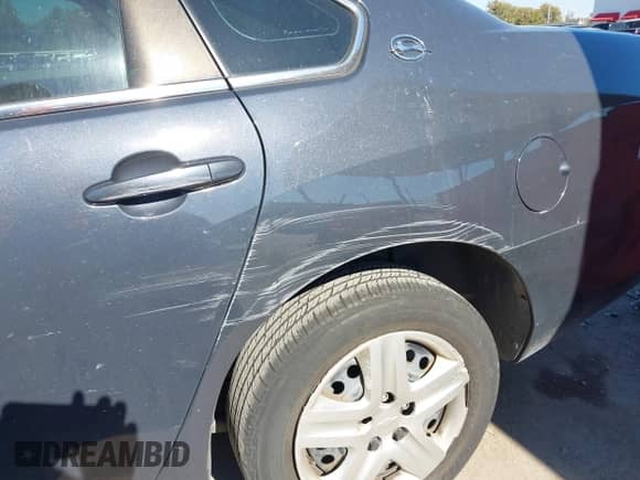 2008 Chevrolet Impala LS z VIN 2G1WB58K681312792, wystawiony jako IAAI lot #43605982 z przebiegiem 121 749 mil mil oraz . Historia ofert i sprzedaży dostępna na DreamBid. Obrazek 14.