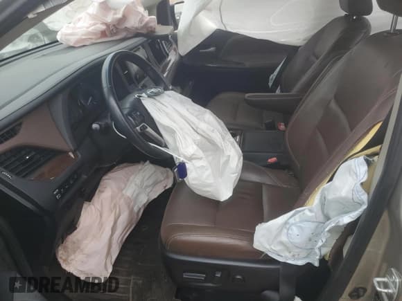 ✅ 2015 Toyota Sienna Limited • VIN: 5TDDK3DC4FS102487 • Lot: 66174025. Listed on Copart with 96,676 mi. Free auction sales archive from the USA and detailed vehicle history report at DreamBid. Image 7.