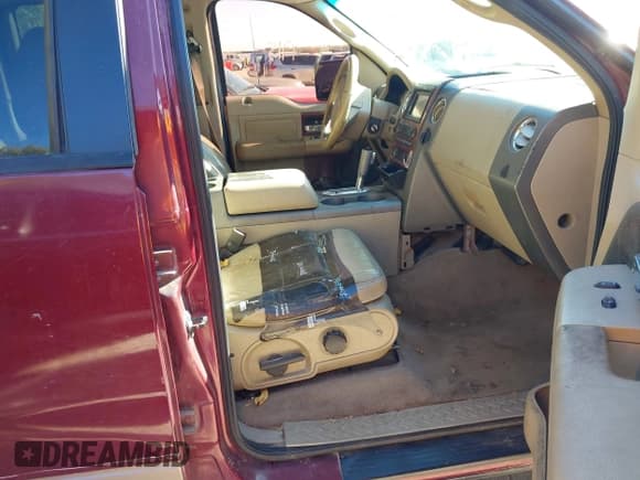 ✅ 2005 Ford F-150 XLT • VIN: 1FTPW12565FA27994 • Lot: 43624171. Wystawiony na IAAI z przebiegiem 264 626 mil. Bezpłatny archiwum sprzedaży aukcyjnych z USA i szczegółowy raport historii pojazdu na DreamBid. Zdjęcie 5.