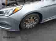 2015 Hyundai Sonata Limited с VIN 5NPE34AF0FH107536, выставлен на аукционе IAAI как лот 41527634 с пробегом 119 643 миль миль и . История ставок и продаж доступна на DreamBid. Изображение 6.