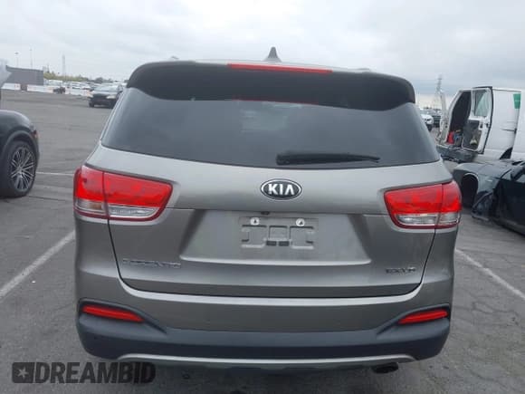 ✅ 2018 Kia Sorento EX • VIN: 5XYPH4A51JG420368 • Lot: 42797087. Wystawiony na IAAI z przebiegiem 74 060 mil. Bezpłatny archiwum sprzedaży aukcyjnych z USA i szczegółowy raport historii pojazdu na DreamBid. Zdjęcie 16.
