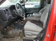 ✅ 2019 Chevrolet Silverado 1500 Custom • VIN: 2GCVKMEC7K1162113 • Lot: 71496015. Wystawiony na Copart z przebiegiem 153 962 mil. Bezpłatny archiwum sprzedaży aukcyjnych z USA i szczegółowy raport historii pojazdu na DreamBid. Zdjęcie 7.