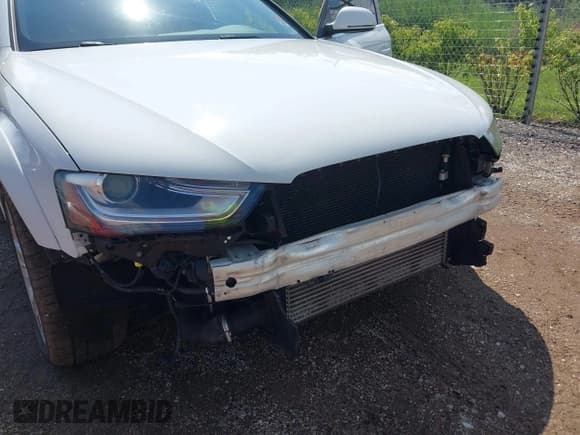 ✅ 2013 Audi allroad A4 Premium Plus • VIN: WA1UFAFL2DA085702 • Lot: 42856674. Wystawiony na IAAI z przebiegiem 171 581 mil. Bezpłatny archiwum sprzedaży aukcyjnych z USA i szczegółowy raport historii pojazdu na DreamBid. Zdjęcie 6.