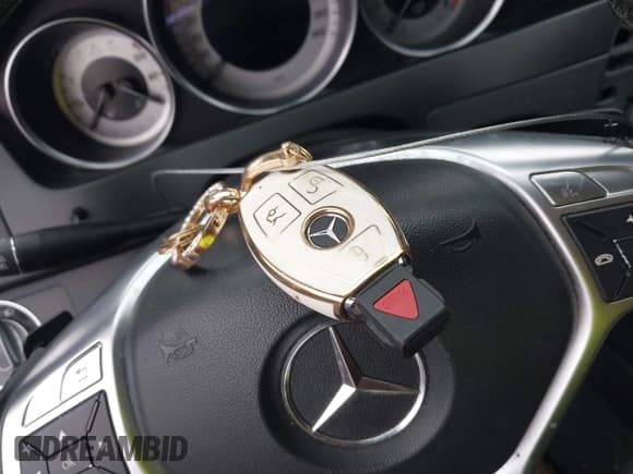 ✅ 2012 Mercedes-Benz C 250 • VIN: WDDGJ4HB5CF823202 • Лот: 43830285. Опубликован ранее на IAAI с пробегом 114 337 миль. Бесплатный доступ к архиву аукционных продаж из США и подробный отчёт об истории автомобиля на DreamBid. Изображение 11.