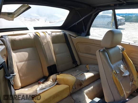 1992 BMW 3 Series z VIN WBABB2314NEC28869, wystawiony jako IAAI lot #42132873 z przebiegiem 129 436 mil mil oraz . Historia ofert i sprzedaży dostępna na DreamBid. Obrazek 8.