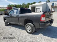 ✅ 2024 Ram 2500 Tradesman • VIN: 3C6UR5CJ3RG393162 • Lot: 68424475. Wystawiony na Copart z przebiegiem 32 242 mil. Bezpłatny archiwum sprzedaży aukcyjnych z USA i szczegółowy raport historii pojazdu na DreamBid. Zdjęcie 2.