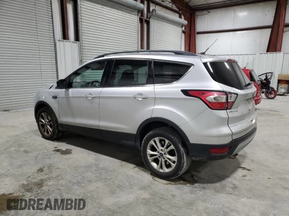 ✅ 2017 Ford Escape SE • VIN: 1FMCU9GD0HUE28505 • Lot: 93094845. Wystawiony na Copart z przebiegiem 103 387 mil. Bezpłatny archiwum sprzedaży aukcyjnych z USA i szczegółowy raport historii pojazdu na DreamBid. Zdjęcie 2.